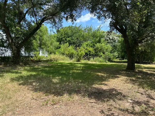 516 Meadowlawn Street, La Porte, TX 77571