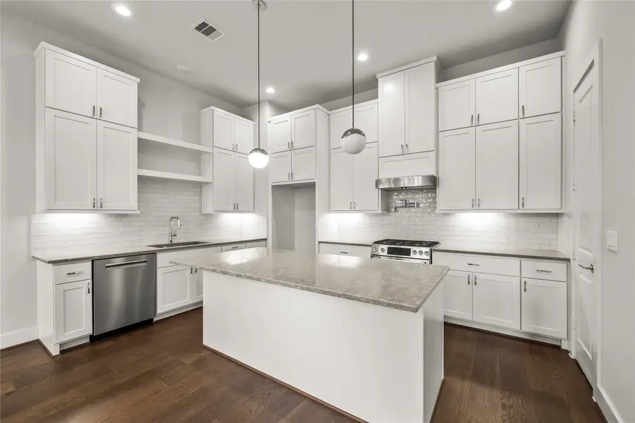 1705 Bologna Lane, Houston, TX 77055 - Image #2