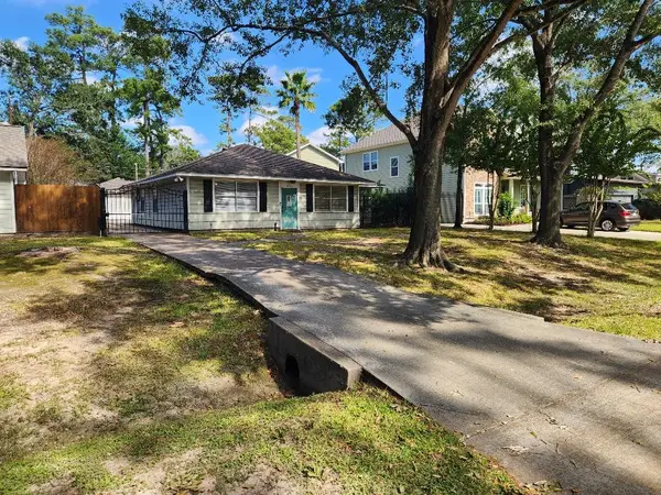 1020 W 42nd Street, Houston, TX 77018