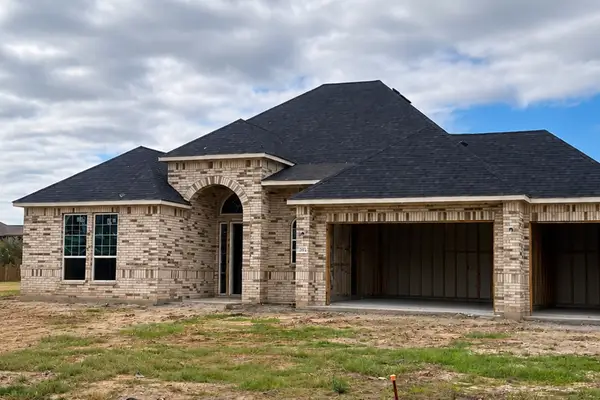 9303 Biles Court, Mont Belvieu, TX 77523