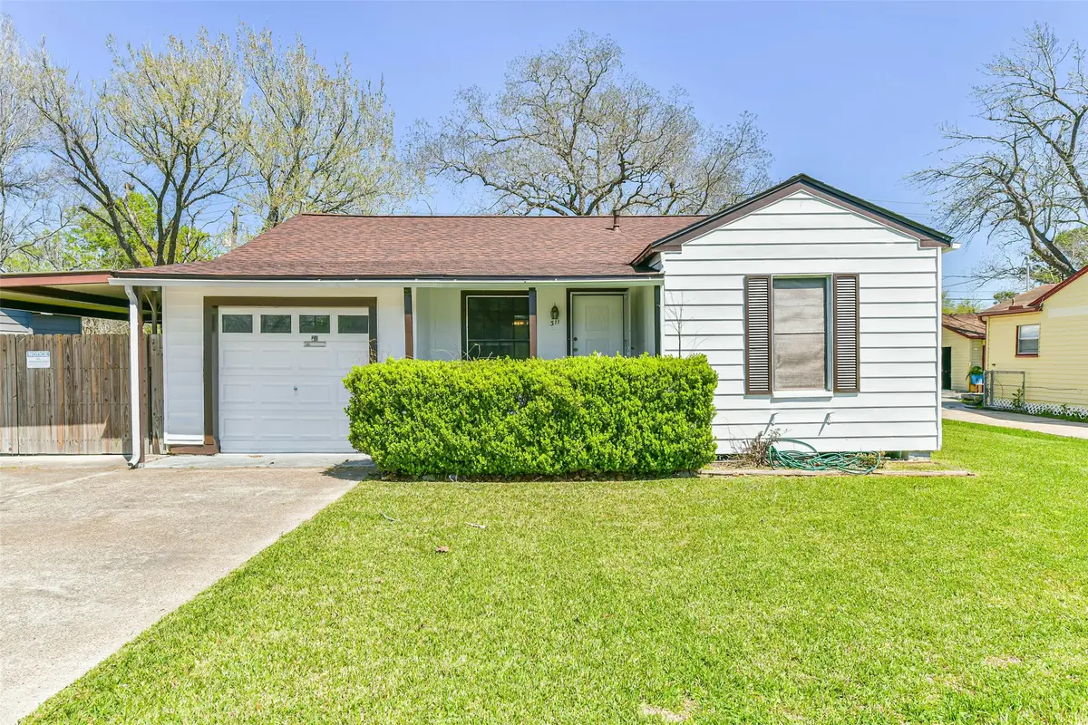 311 S Kansas Street, La Porte, TX 77571 - #1