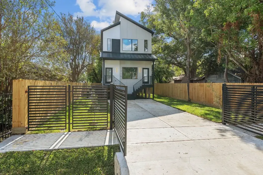 1216 Johnston Street #A/B, Houston, TX 77022 - #2