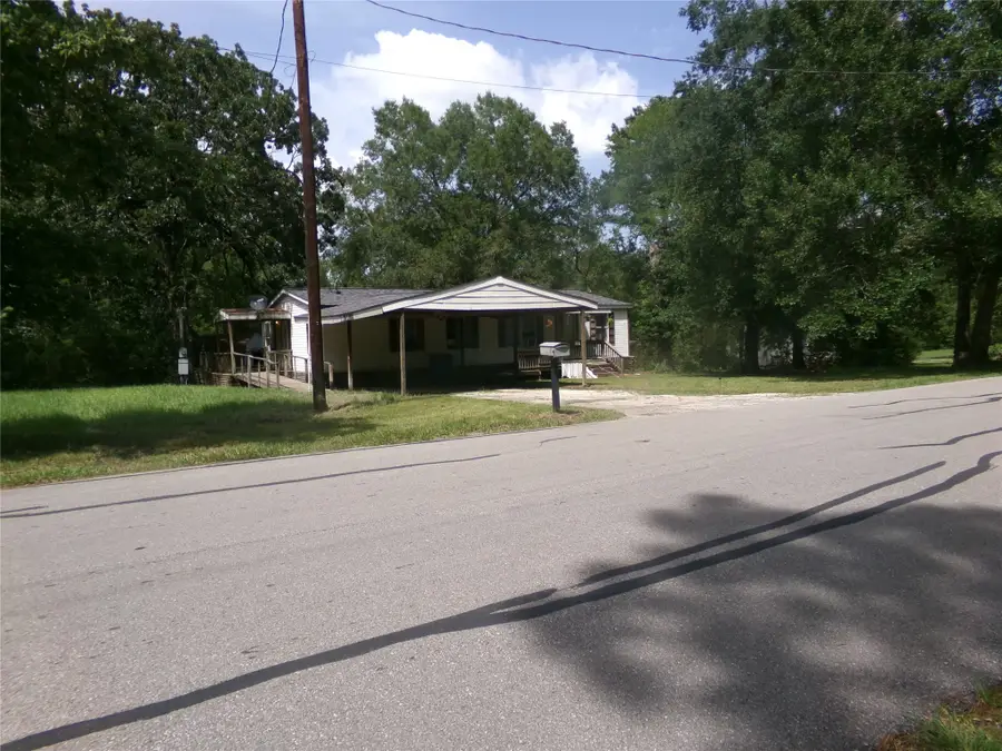 121 Lake Road, Riverside, TX 77320 - #2