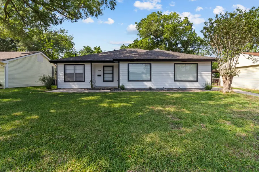 1006 S Shepherd Drive, Baytown, TX 77520 - #2