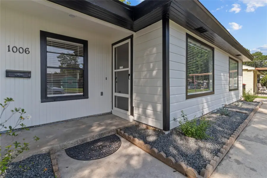1006 S Shepherd Drive, Baytown, TX 77520 - #3