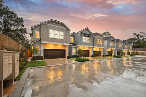 806 Glowing Dawn Drive, Houston, TX 77018