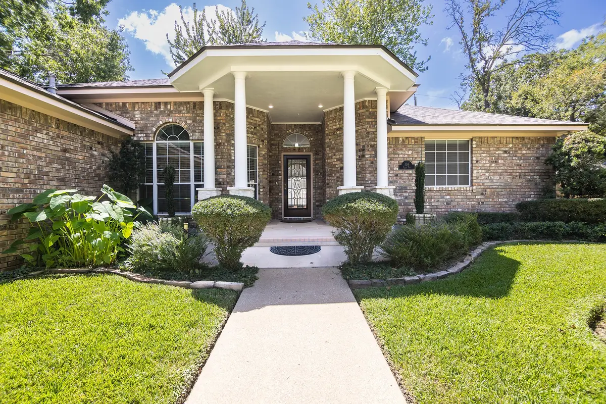 104 Peach Tree Street, Huntsville, TX 77320 - #1
