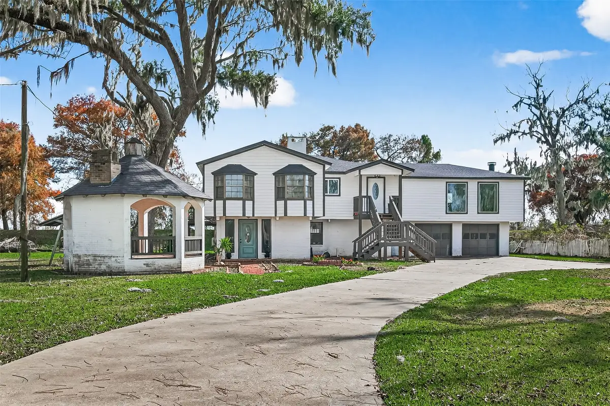 29927 County Road 25, Damon, TX 77430 - Image #1