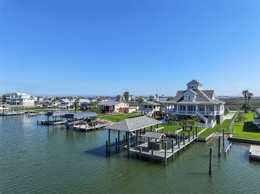 1243 Pilot Lane, Galveston, TX 77554 - Image #3