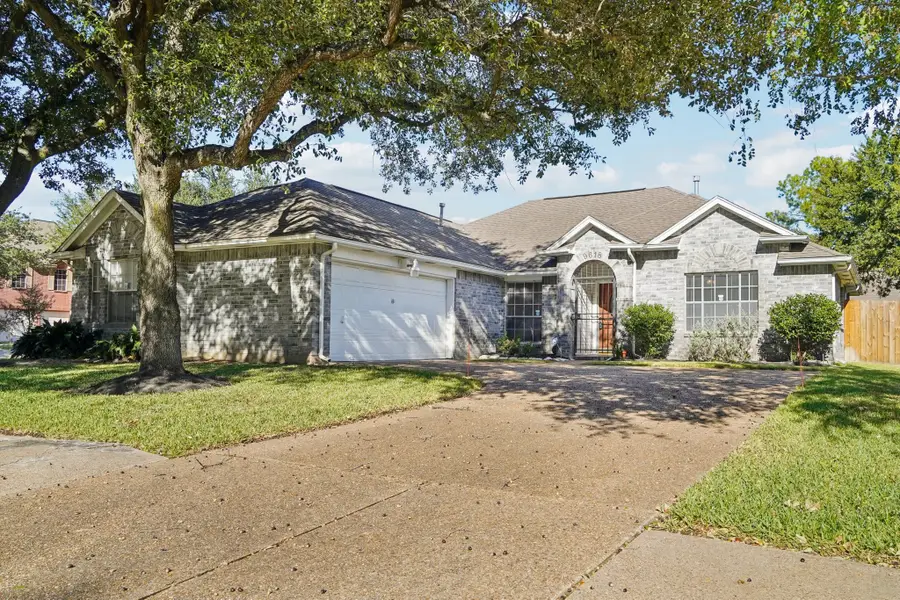9618 Meadowchase Court, Houston, TX 77065 - Image #2