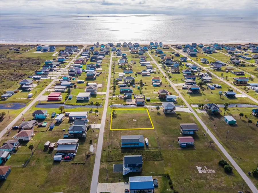 955 S Selwyn Road, Crystal Beach, TX 77650 - #3