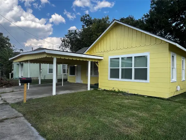 1018 N 2nd Street, Baytown, TX 77520