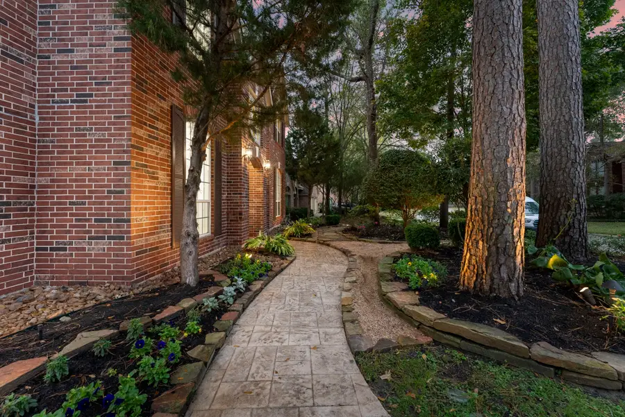 38 N Dragonwood Place, The Woodlands, TX 77381 - Image #3