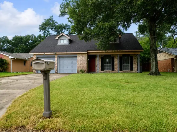 2008 Williamsburg Court N, League City, TX 77573