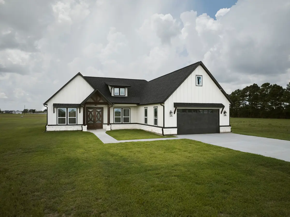 565 Longhorn Trail, Angleton, TX 77515 - #1