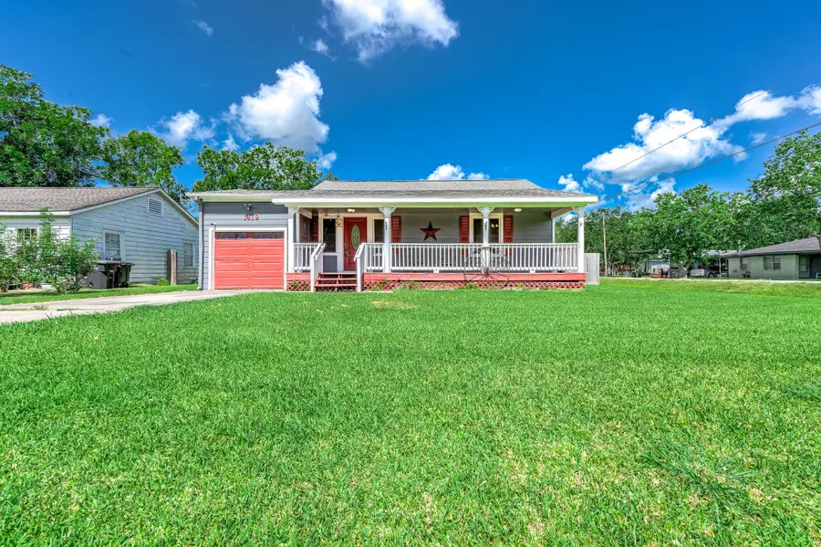 1419 S Durant Street, Alvin, TX 77511 - #2