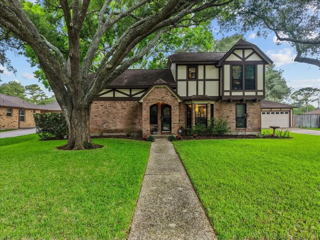 1810 Hunt Drive, Friendswood, TX 77546 - #1