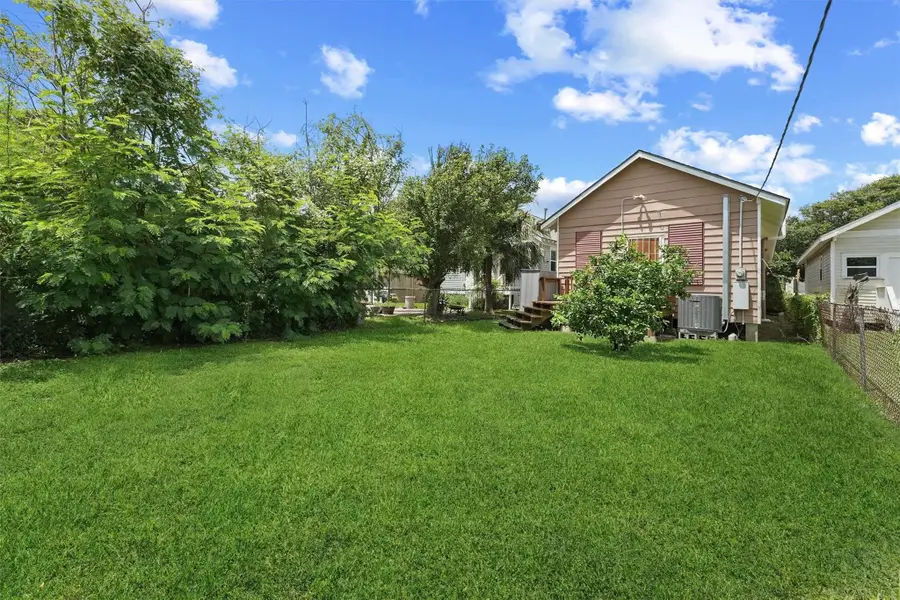 2212 32nd Street, Galveston, TX 77550 - #3