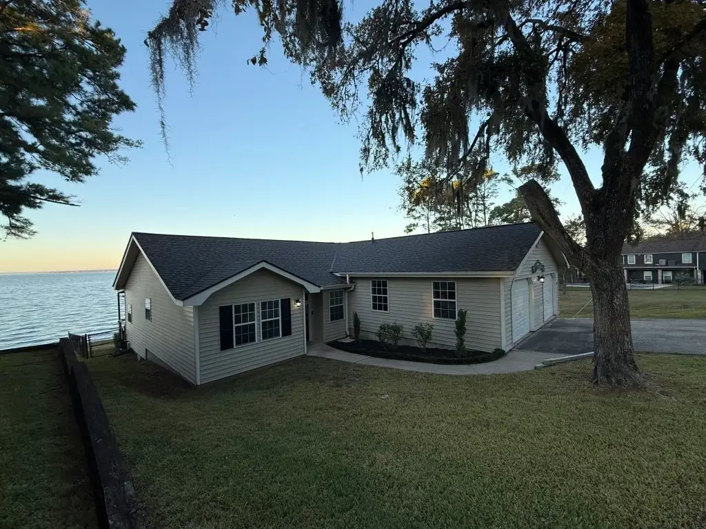 102 Bridgelanding, Onalaska, TX 77360 - Image #1