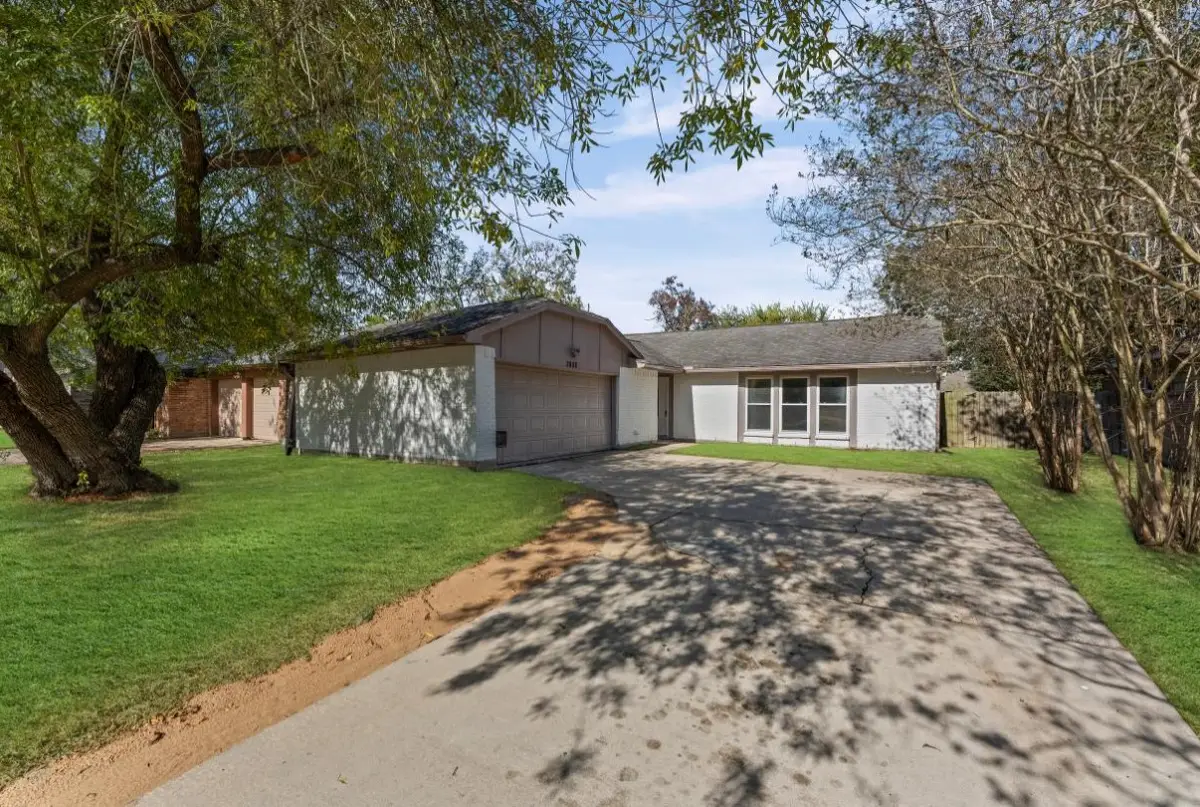 2808 Pinewood Drive, League City, TX 77573 - Image #1