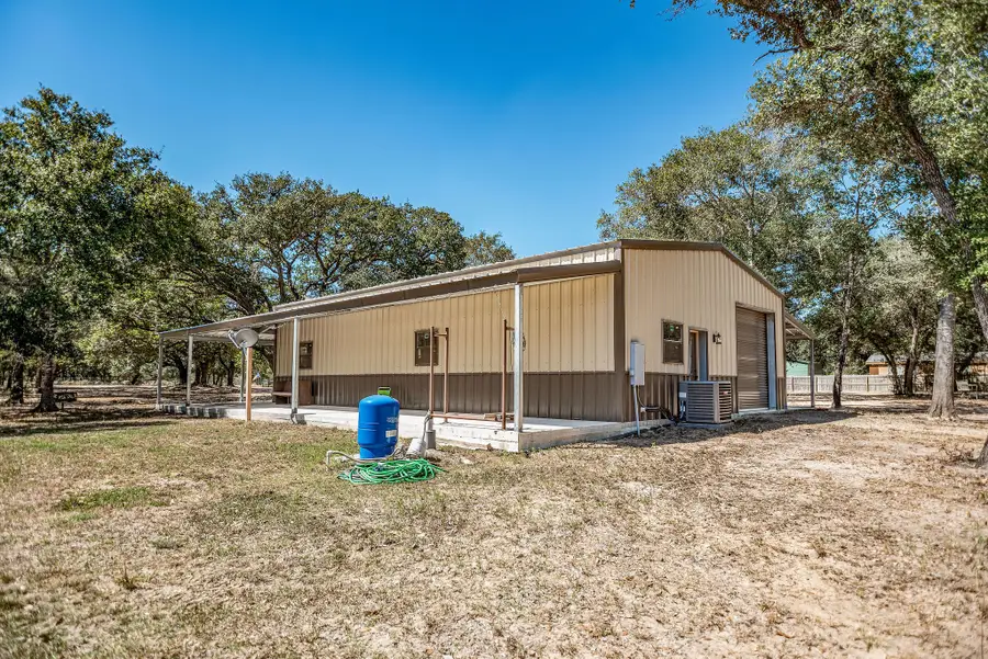659 County Road 288, Edna, TX 77957 - Image #2