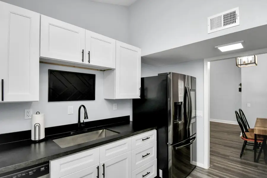 9809 Richmond Avenue #B13, Houston, TX 77042 - Image #2