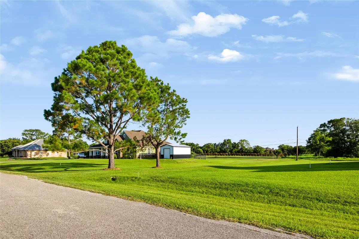 000 Penny Ln, Santa Fe, TX 77510 - #1