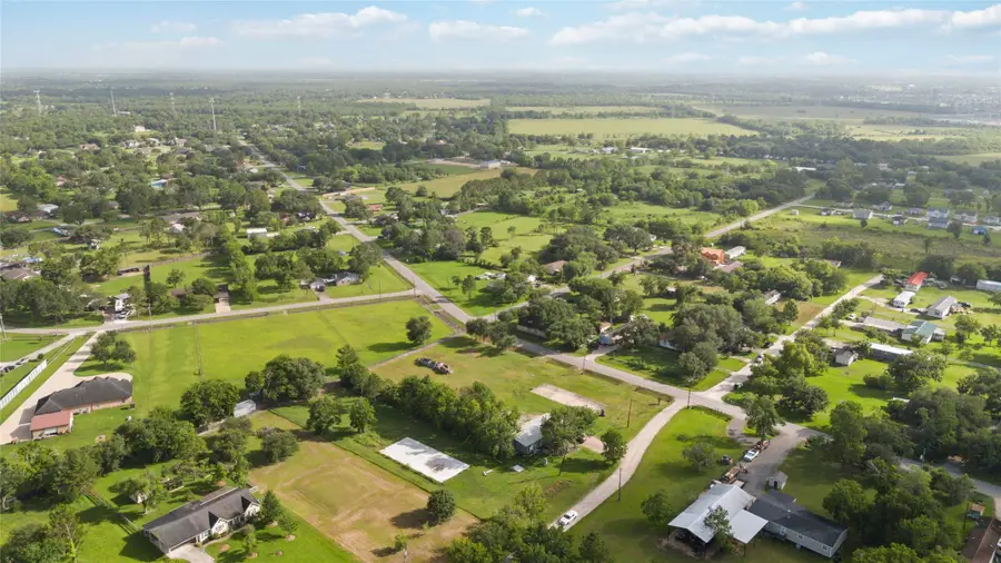 2257 County Road 529, Alvin, TX 77511 - #2