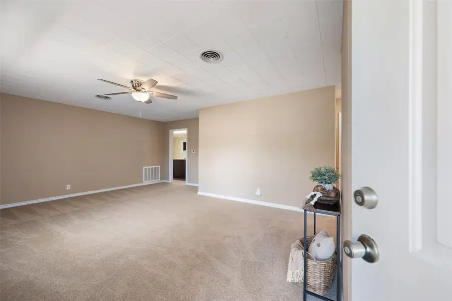 706 Avenue I, El Campo, TX 77437 - Image #3