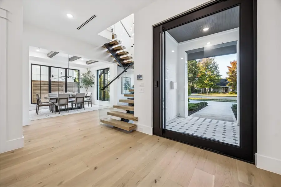 431 W 30th Street, Houston, TX 77018 - Image #2