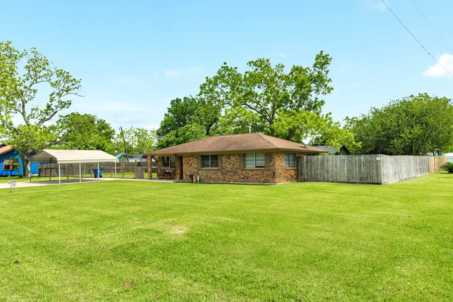 619 S Wilson Street, Brazoria, TX 77422 - #3
