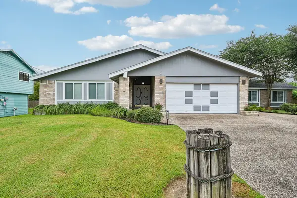 2535 Cliff Drive, San Leon, TX 77539