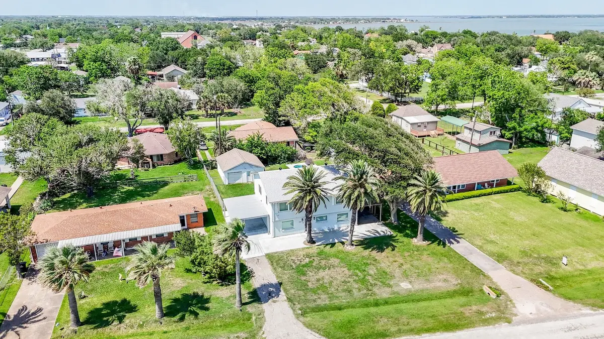 204 S Bay Boulevard, Palacios, TX 77465 - #1