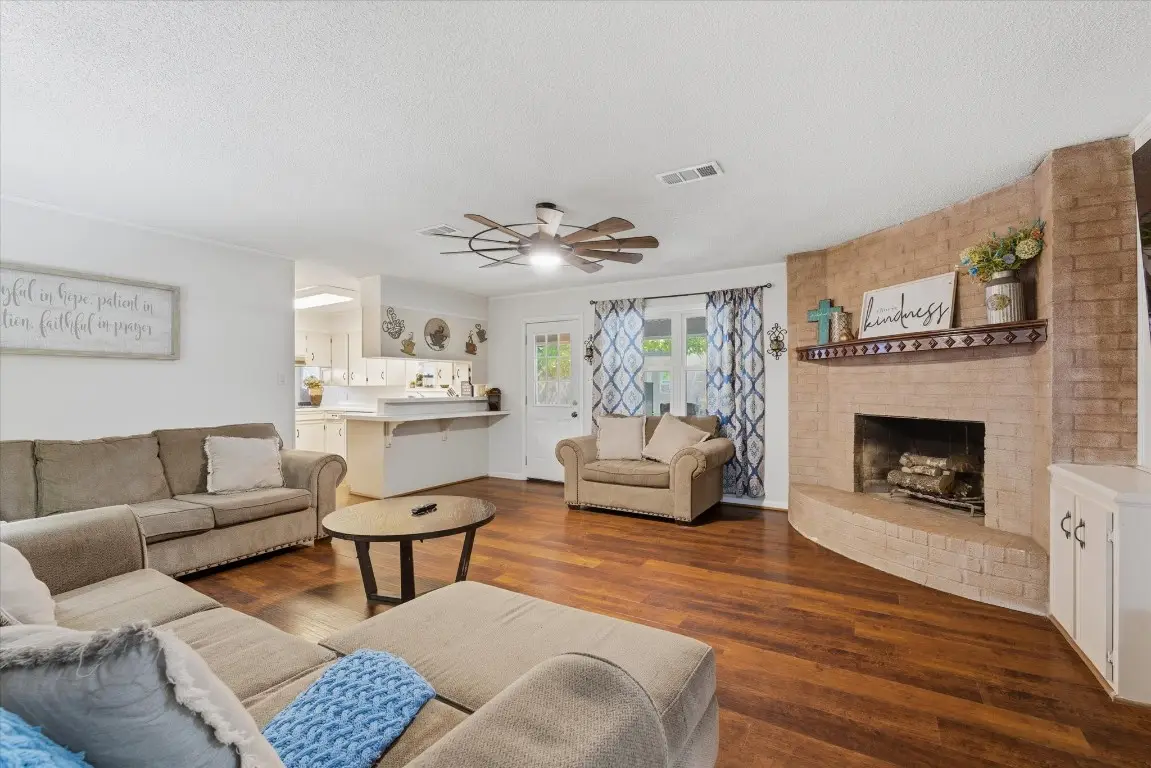 4014 Pin Oak Drive, Monterey Belvieu, TX 77523 - #1