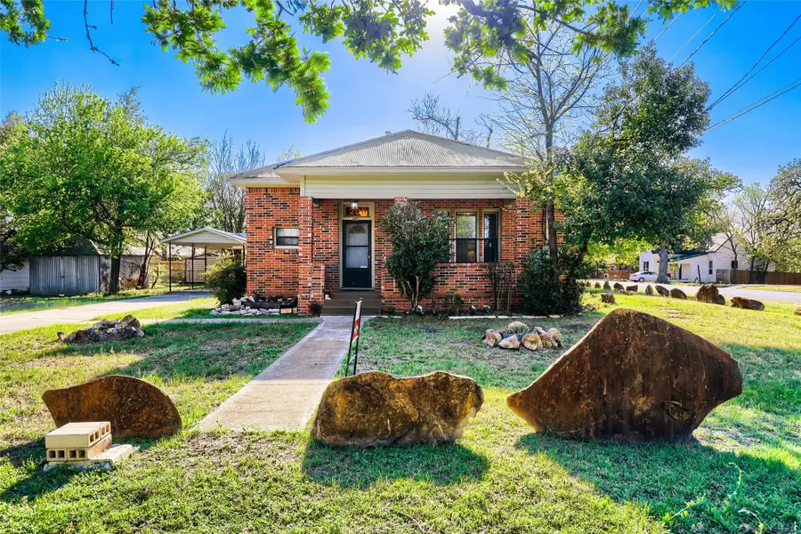 208 N Avenue B, Elgin, TX 78621 - #2