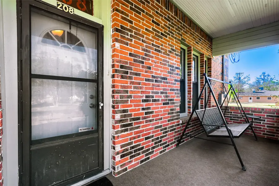 208 N Avenue B, Elgin, TX 78621 - #3