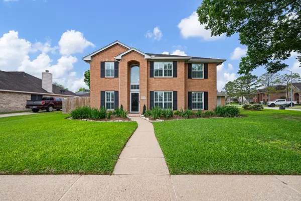 1514 Pine Ridge Lane, Pearland, TX 77581