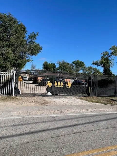 5606 Creekmont Drive, Houston, TX 77091 - Image #1