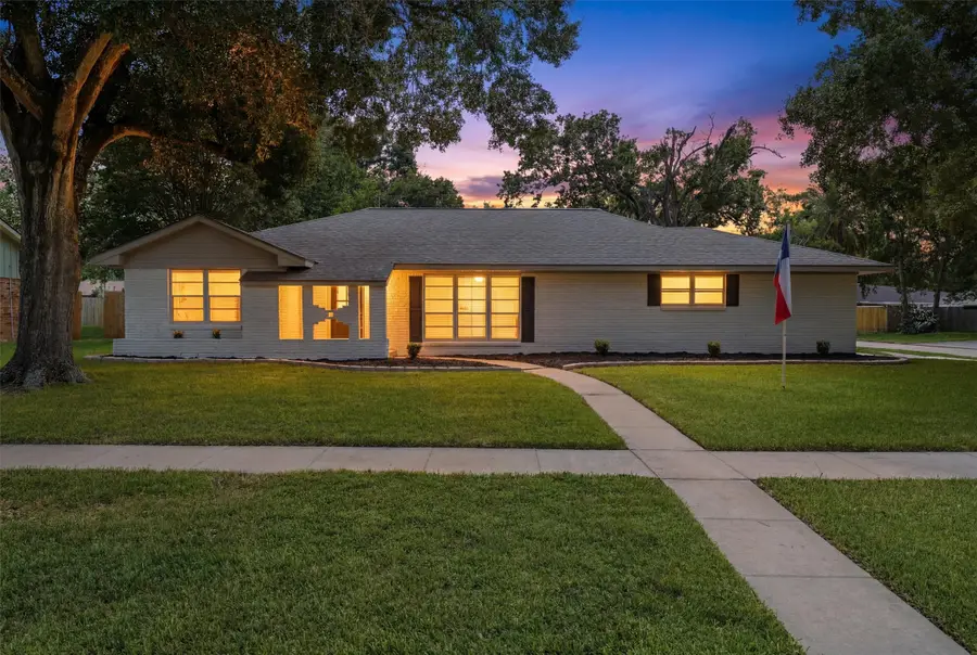 10302 Belfast Road, La Porte, TX 77571 - #2