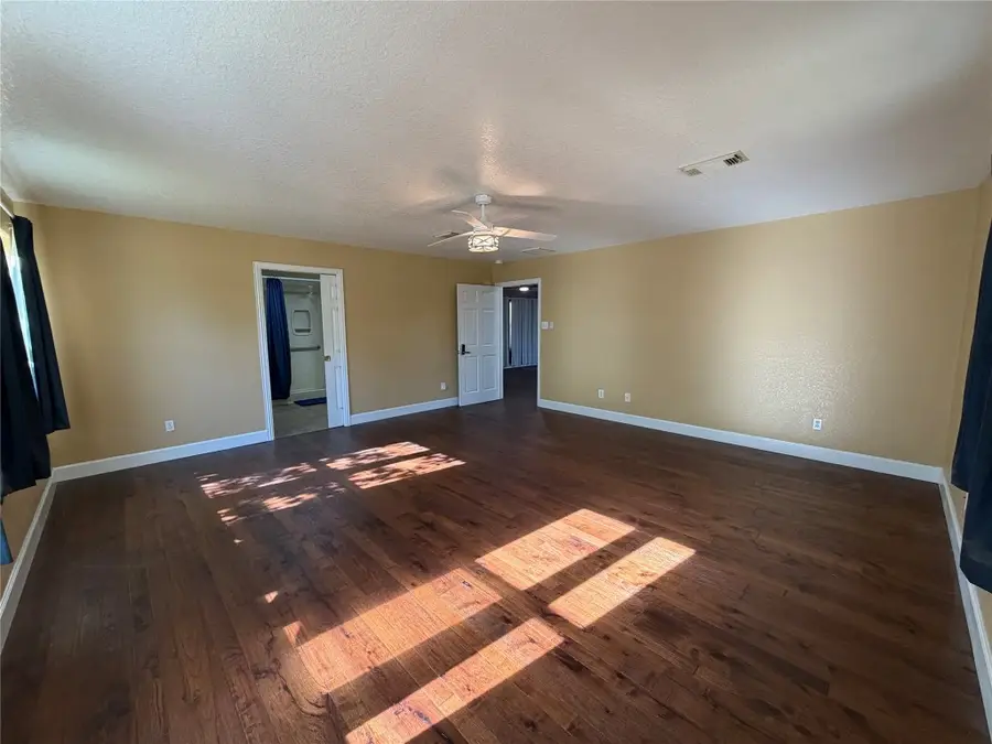 6421 S Ridgecrest Drive, Hitchcock, TX 77563 - #3