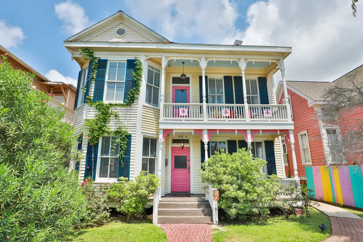 2520 Avenue P 1/2, Galveston, TX 77550 - #1