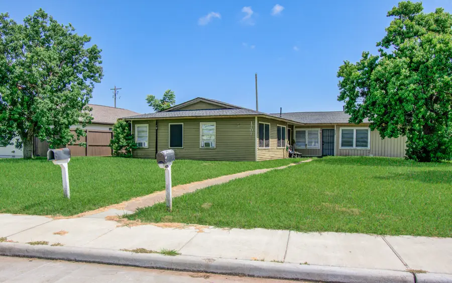 1707 W 7th Street, Freeport, TX 77541 - #2