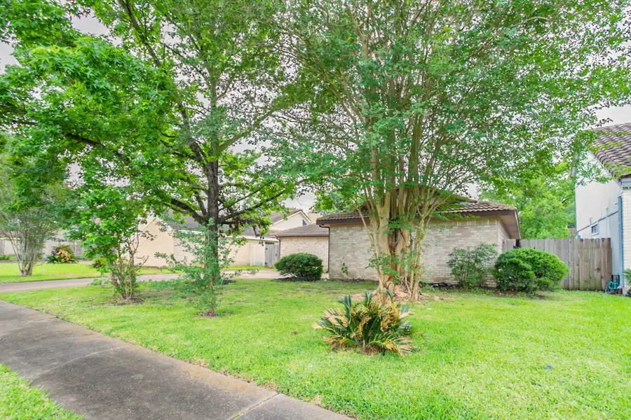 5935 Caruso Forest Drive, Houston, TX 77088 - Image #2