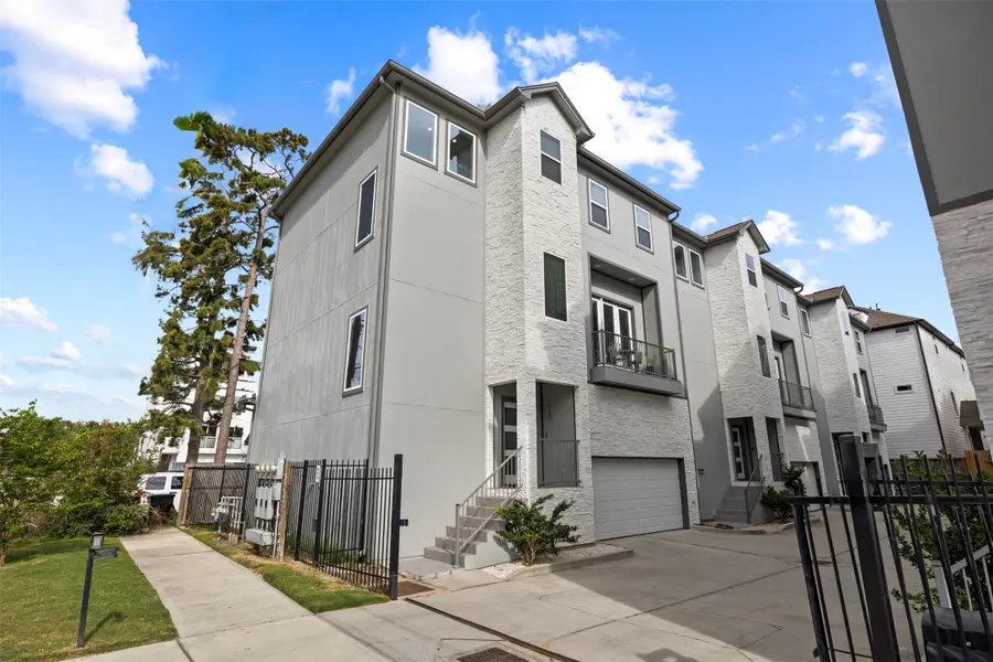 1565 W 22nd Street, Houston, TX 77008 - #2