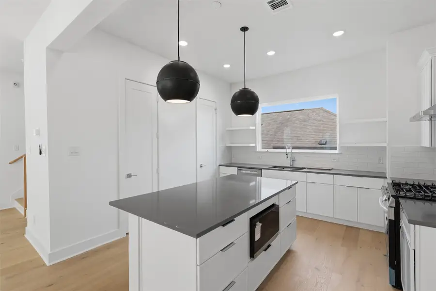 904 Kern Street #B, Houston, TX 77009 - #3