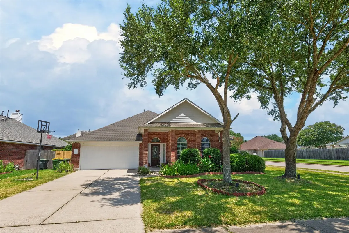 10101 Hidden Falls Drive, Pearland, TX 77584 - #1