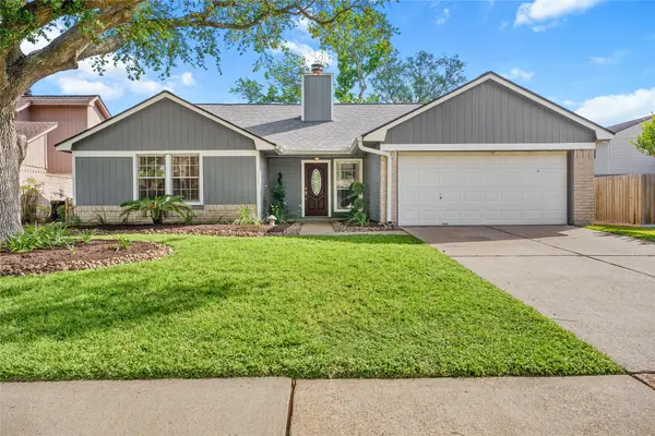 15807 Castorglen Drive, Houston, TX 77598