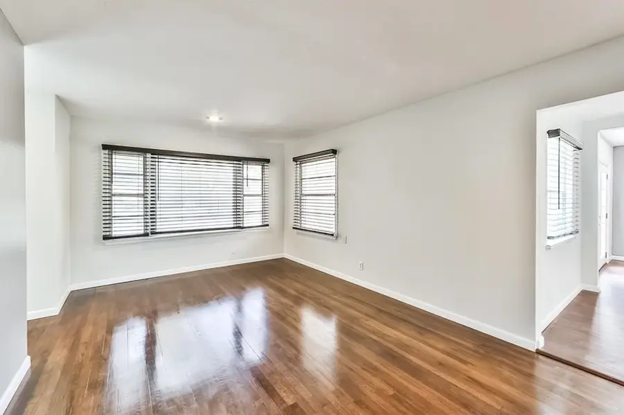 6530 Westview Drive, Houston, TX 77055 - Image #3