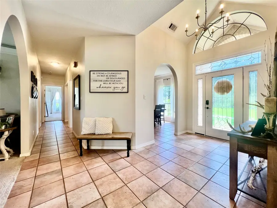 6005 Lakeside Drive, Liberty, TX 77575 - Image #3