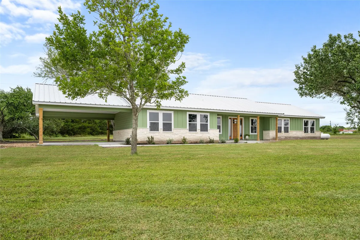 1232 Swiss Alp Hills Loop, Schulenburg, TX 78956 - #1